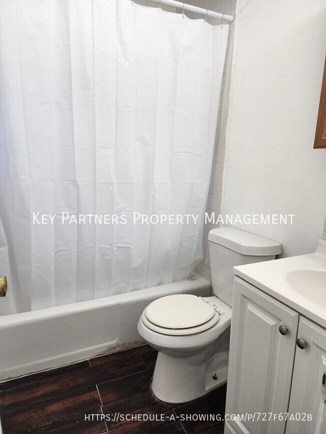 Building Photo - 130 Warner-6