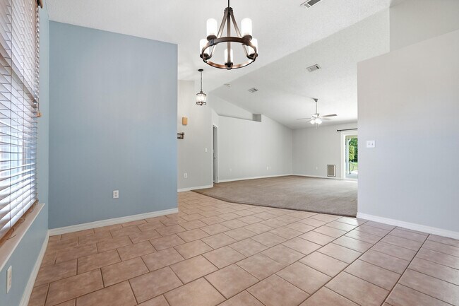 Building Photo - 1243 Jefferyscot Dr