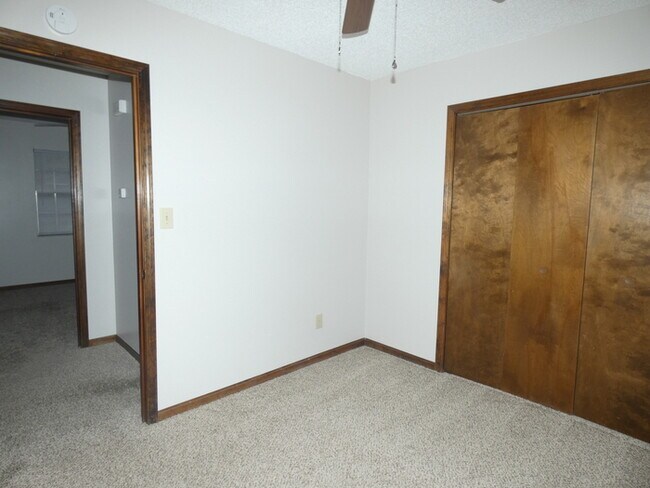 Building Photo - Beautiful Duplex in Gladstone, MO!