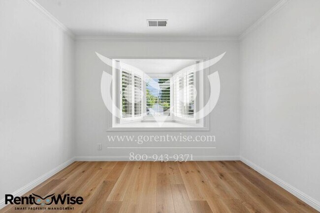 Building Photo - Short term lease only