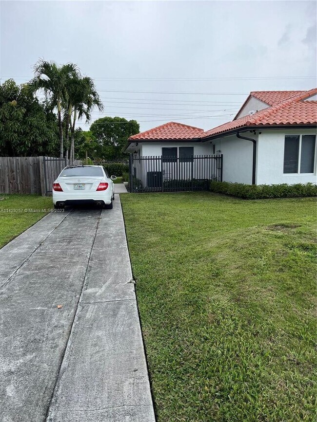 Building Photo - 9203 SW 136th Terrace