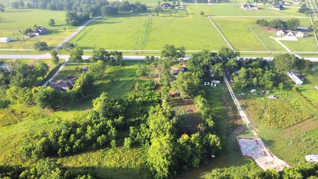 Building Photo - 2826 W Farm to Market 1462