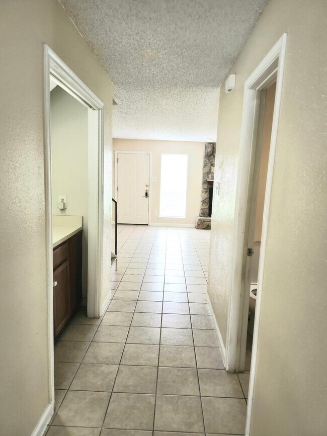 Building Photo - 5810 Twisted Pine Ct