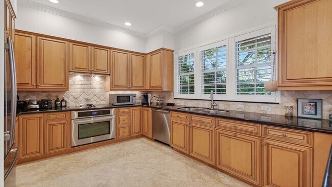 Building Photo - 1028 Coralina Ln