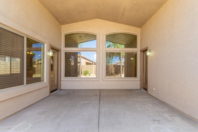 Building Photo - 1238 W Dana Dr