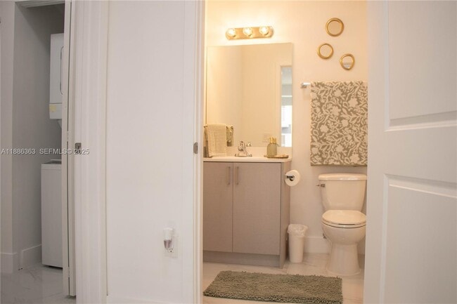 Building Photo - 1455 W 29th St