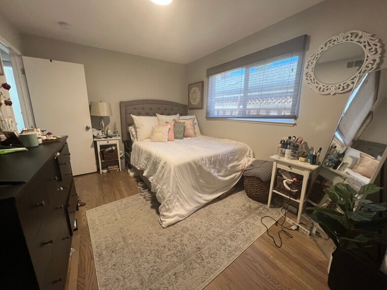 Building Photo - 2969 Rosemary Ln