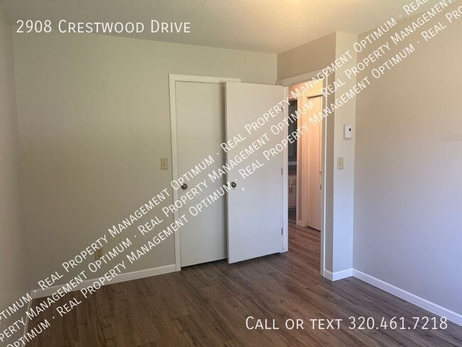 Building Photo - 2908 Crestwood Dr NE