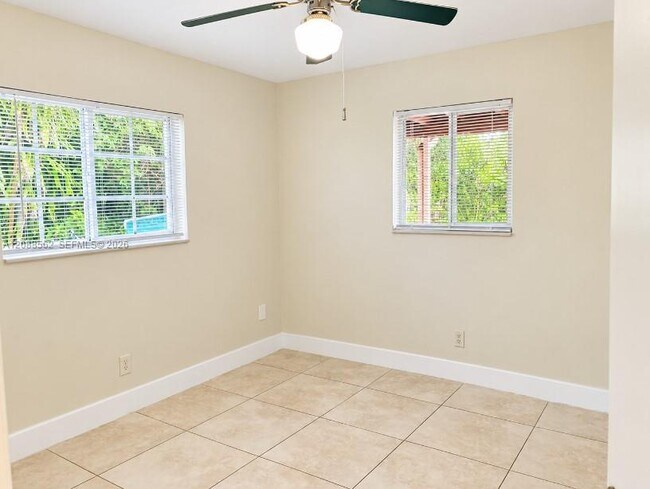 Building Photo - 320 NW 93rd Terrace