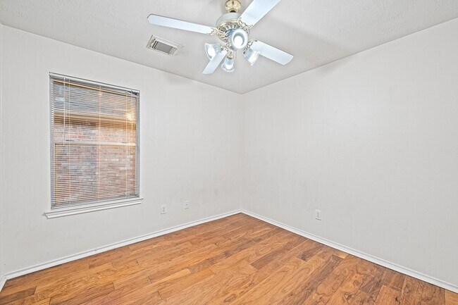 Building Photo - 13130 Eldridge Meadow Dr