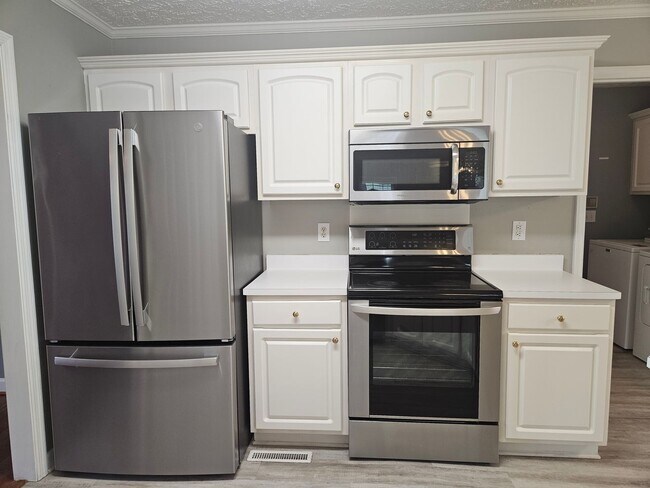 Building Photo - 409 Shamus Ct