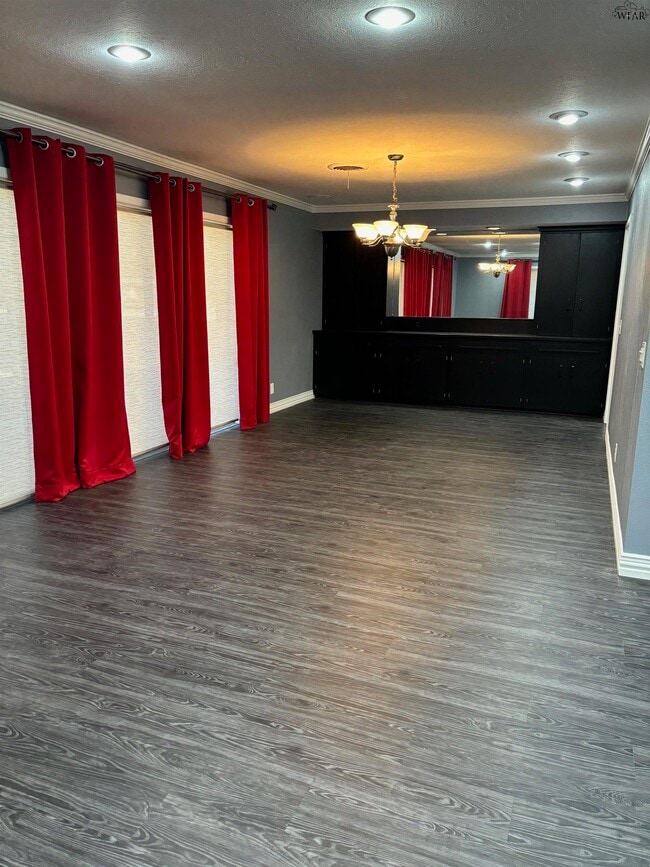 Building Photo - 2627 Bretton Rd