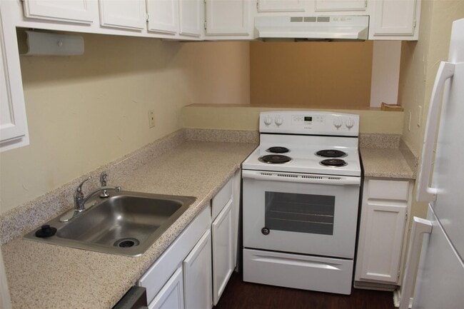Building Photo - Cozy 2 bedroom Condo in Far North Dallas w...