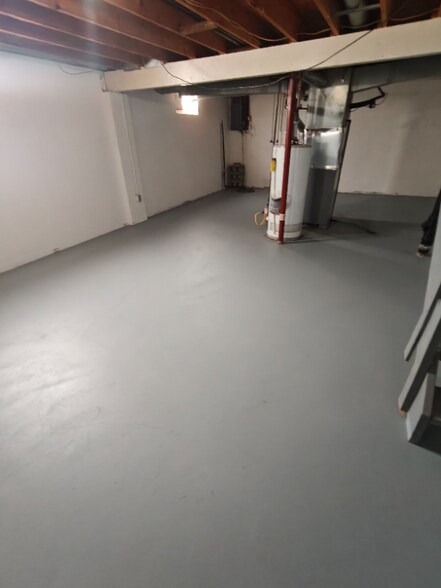 Building Photo - 2200 Harsh Ave SE