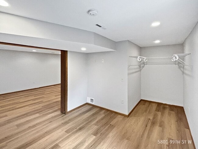 Building Photo - 5801 W 99th St