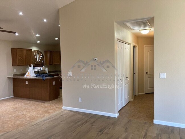 Building Photo - 4445 E Amarillo Dr