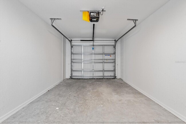 Building Photo - 12440 Wellen Golf St