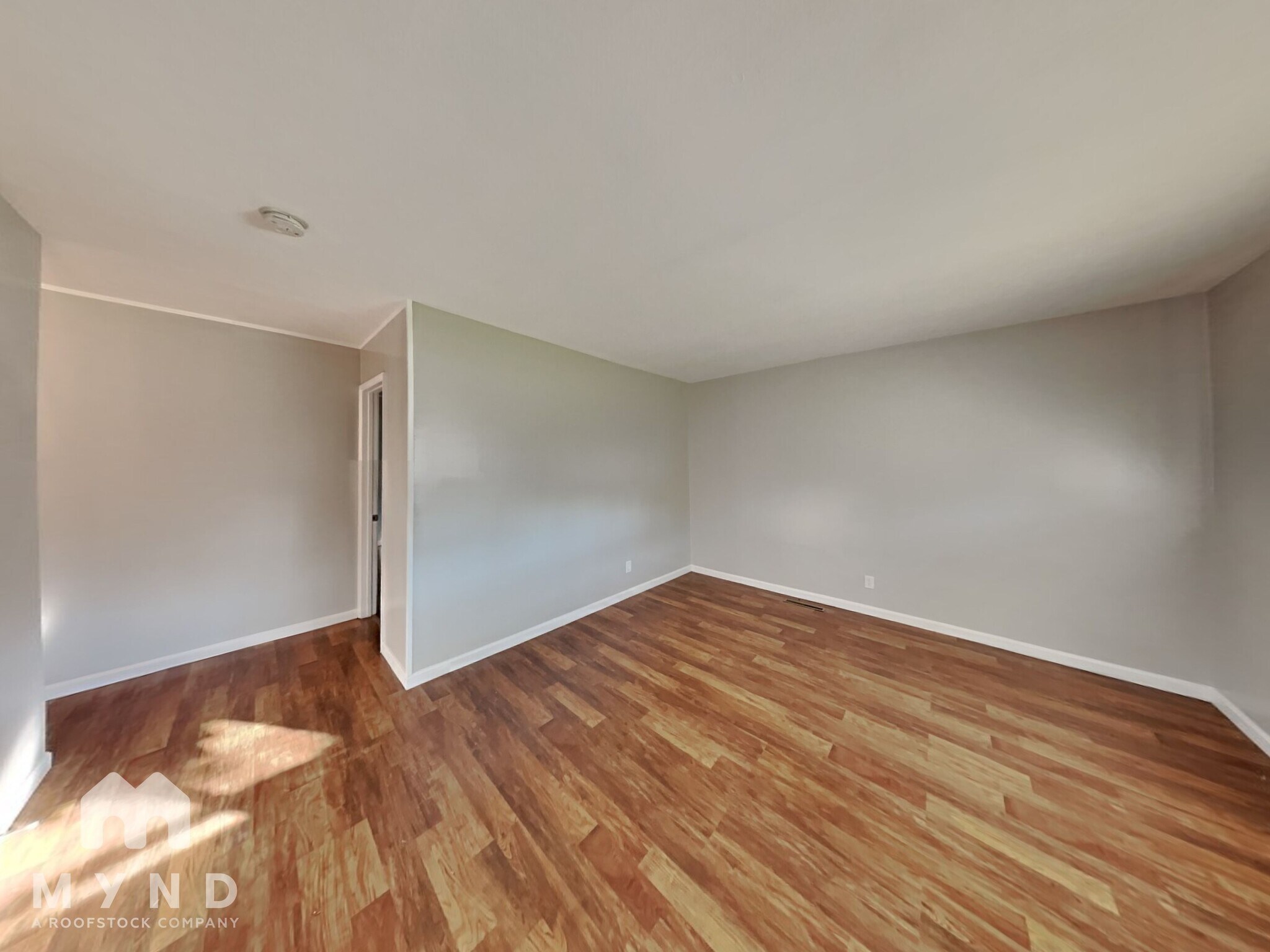 Building Photo - 3049 Bluefield Dr