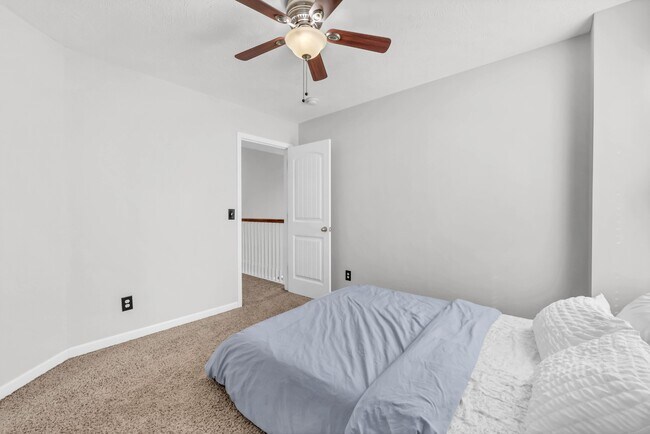 Building Photo - 3460 Oak Creek Dr