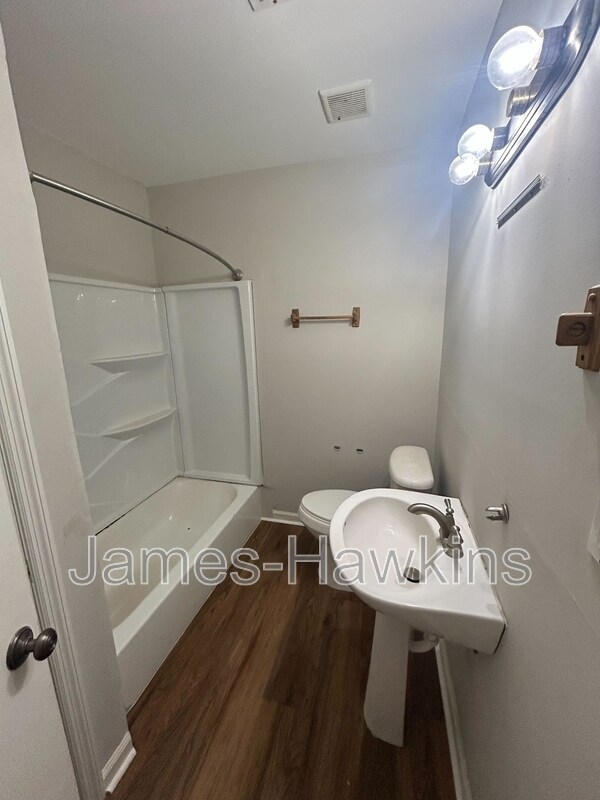 Building Photo - 3575 N Wareingwood Dr