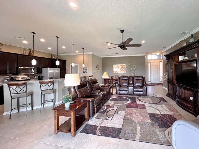 Building Photo - 5225 Pebble Beach Blvd