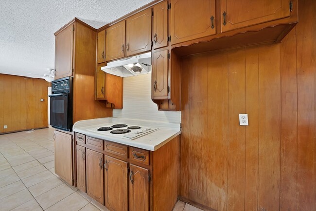 Building Photo - 6516 Perdido Dr