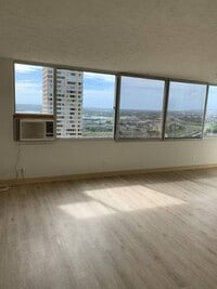 Building Photo - Great Location and Great Amenities!
