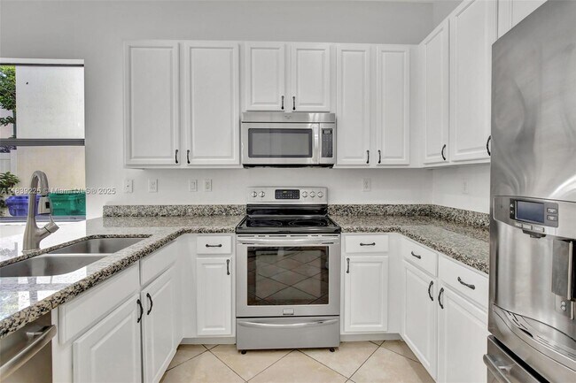 Building Photo - 9135 SW 36th Mnr