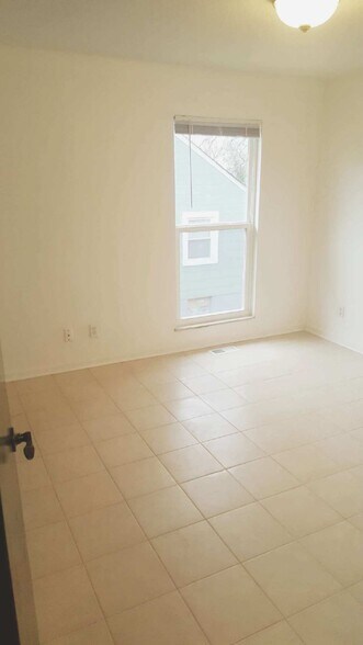 Bedroom #1 - 519 E Churchwell Ave