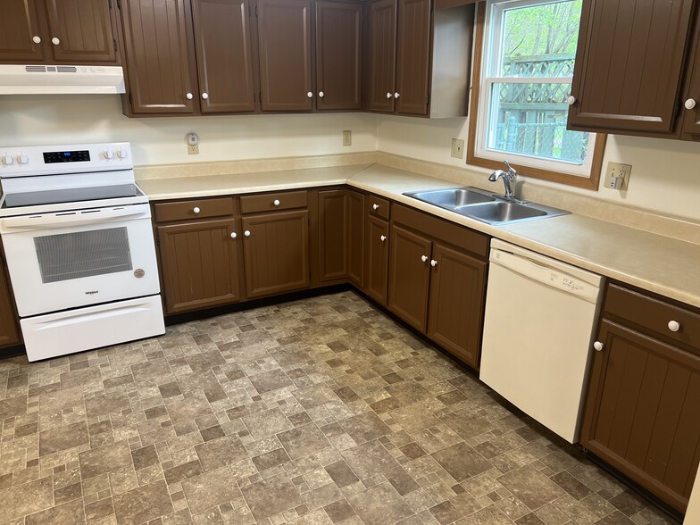Kitchen - 5633 Opal St