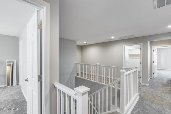 Building Photo - 17635 W Red Fox Rd