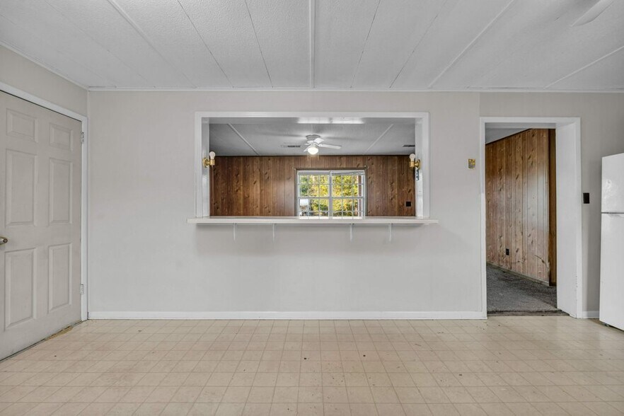 Building Photo - 1058 S Perkins Rd