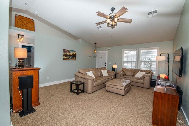 Building Photo - Beautiful Boise Home