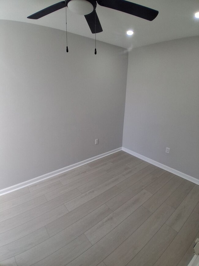 Building Photo - Beautiful Newly Renovated 4 Bedroom Home Now Available in Mantua