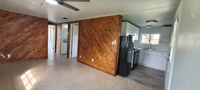 Building Photo - 834 Oberry Hoover Rd