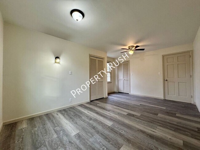 Building Photo - 1820 Tunnel Blvd