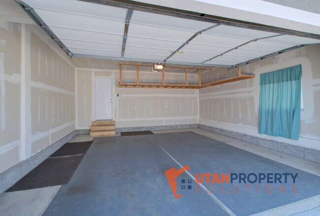 Building Photo - 4963 W Sarasota Ln