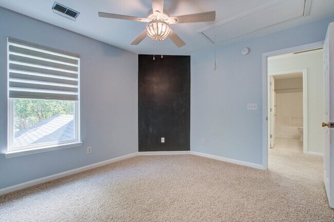 Building Photo - 2217 Daniel Island Dr