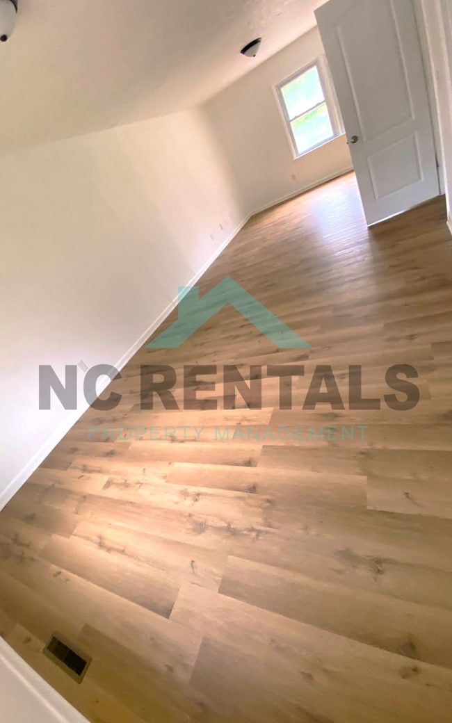 Building Photo - 730 Motor Rd