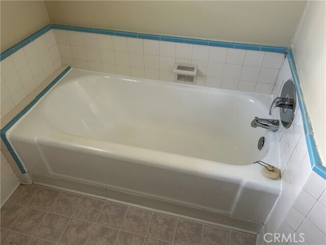 Building Photo - 1365 Masselin Ave