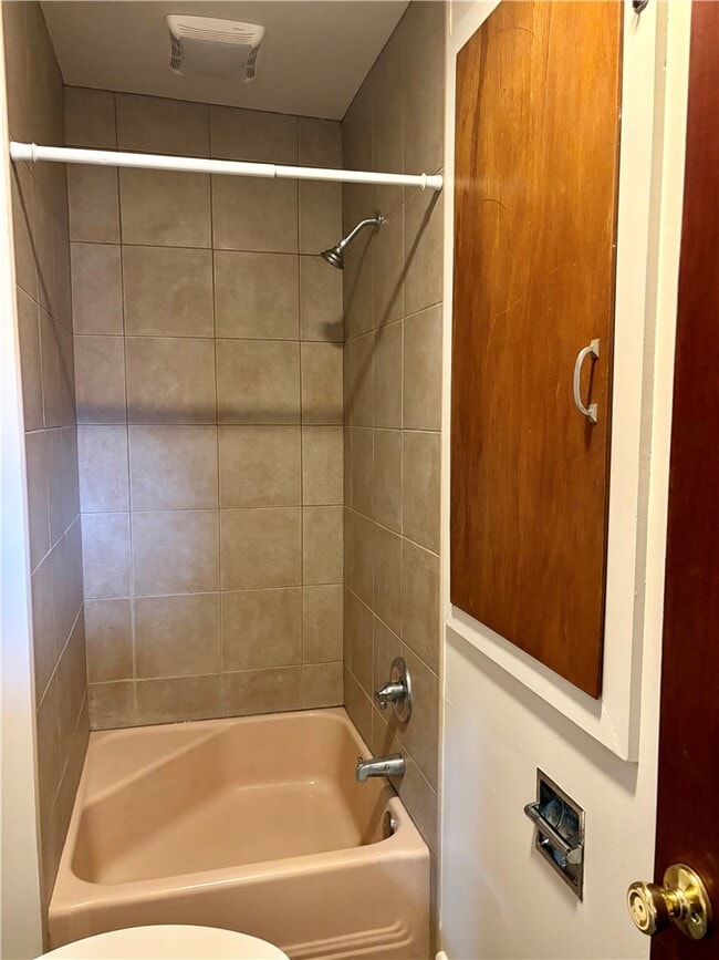 Building Photo - 116 W High St