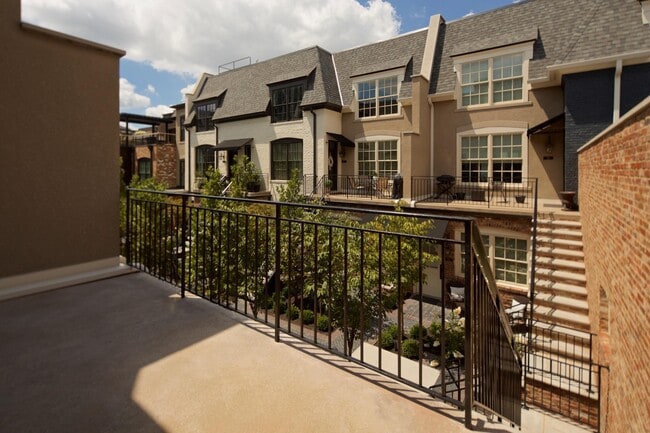 Building Photo - 84 N 6th St