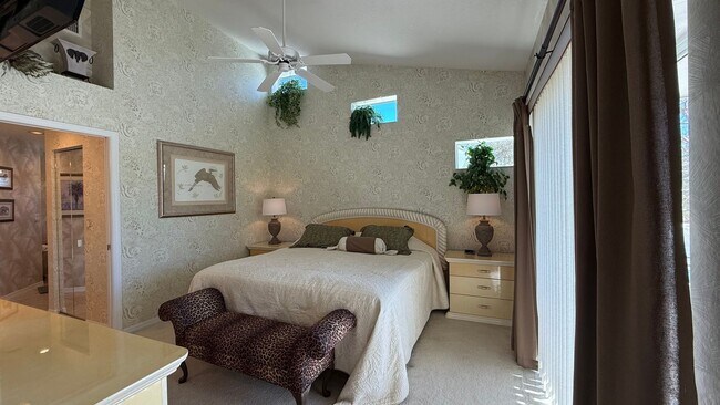 Building Photo - 6632 Pineview Terrace