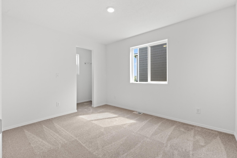 Building Photo - 1356 N Wilhelm Wy
