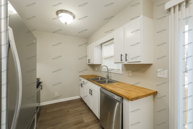 Building Photo - 7315 Harvard Ave