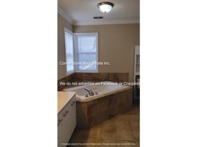 Building Photo - 6720 Willowbrook Dr