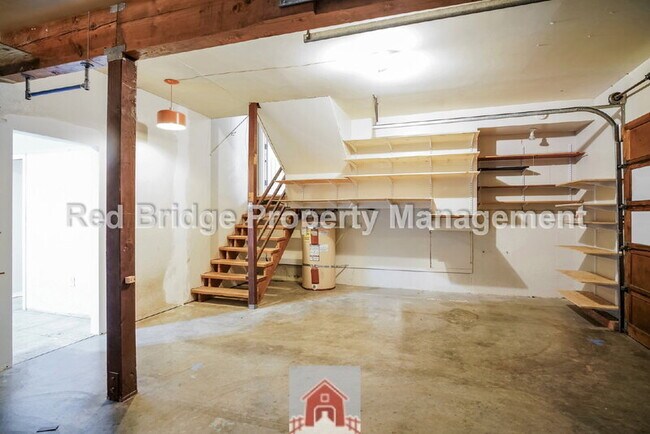 Building Photo - 5062 SW Freeman Ct