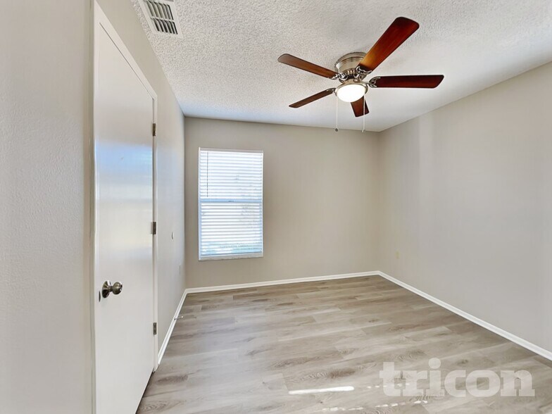 Building Photo - 6047 Calendar Ct E