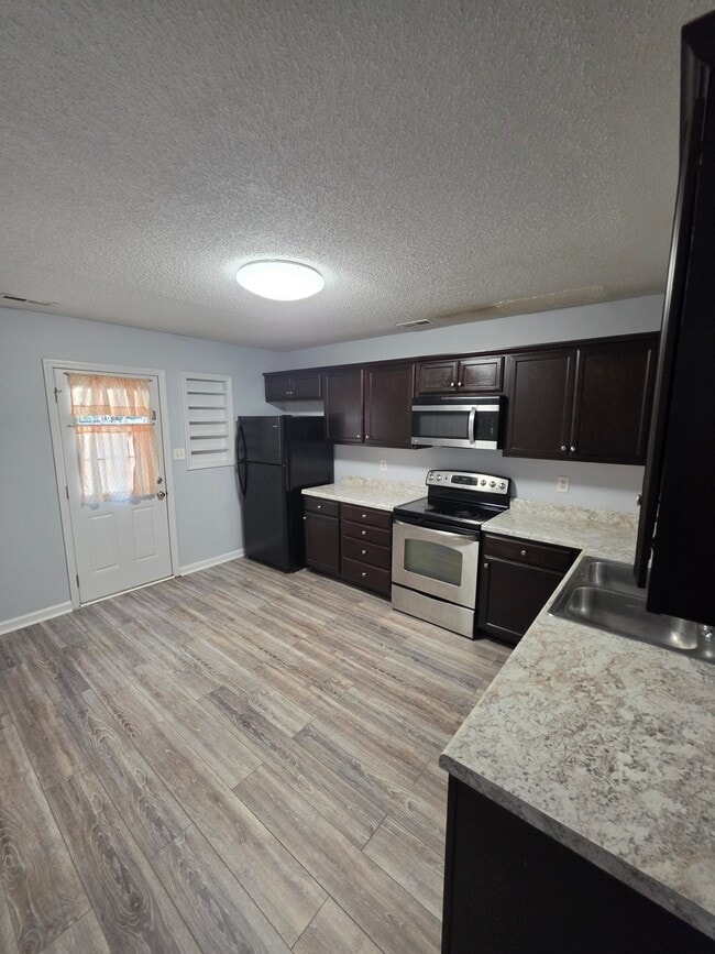 Building Photo - 2093 Brandymill Ln
