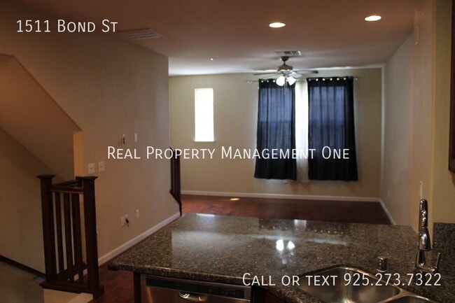 Building Photo - 1511 Bond St